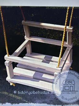 Dřevěná houpačka