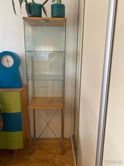 Prosklená skříňka