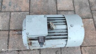 Elektromotor patkový