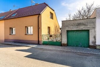 Prodej rodinného domu 4+1 s garáží a zahrádkou, Kosmonosy