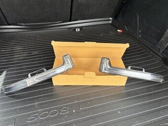 Prodám blinkry pro Peugeot 5008 (komplet)