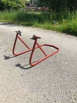 Prodám stojan na motorku
