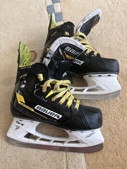 Dětské hokejove brusle Bauer Junior Supreme M4