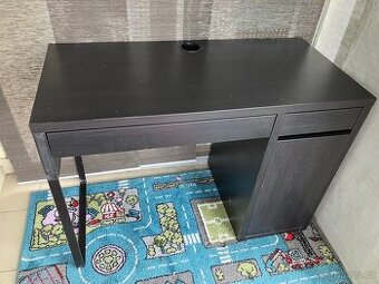Psací stůl IKEA Micke černý