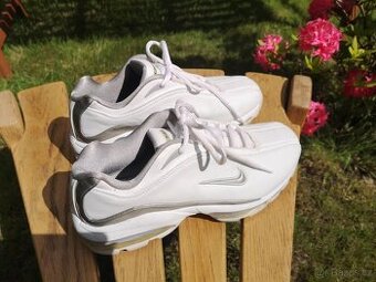 Prodám dámské golfové boty zn. NIKE