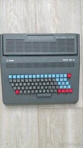 Svitkove kondenzátory , PMD PMD-85 klávesnice keyboard