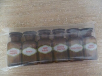 Skleničky s uzávěrem na koření 6 ks, nové