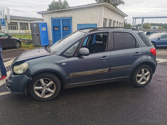 Suzuki sx 4 náhradní díly z tohoto vozu
