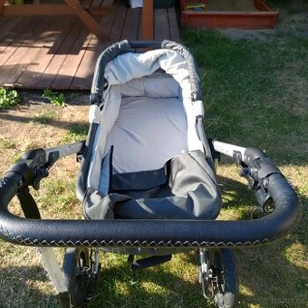 Hluboký kočárek Easy Walker Sky