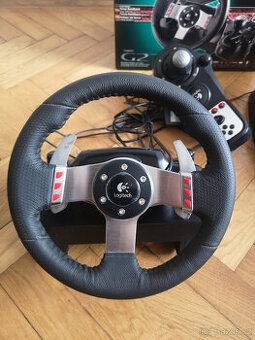 Herní volant Logitech