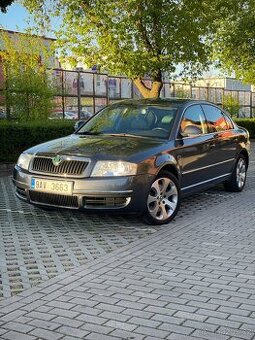 Škoda Superb 2.8 V6 L&K