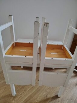 Dětská stolek a 2 židličky