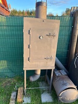 Udírna ze silného plechu