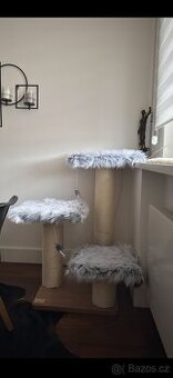 Dřevěné robustní škrabadlo pro kočky - model R8 (PC:10.150)