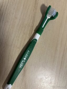 Nový kartáček na zuby pro psy