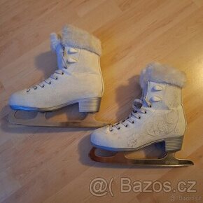 brusle dívčí s kožíškem vel.36 (23,5mm)