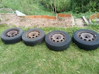 rávky se zimními 195/65 R 15 - 1