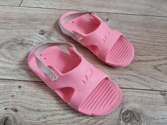 Dívčí sandálky/pantofle k vodě (vel. 25-26)