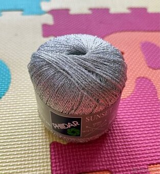 Pletací příze stříbrná