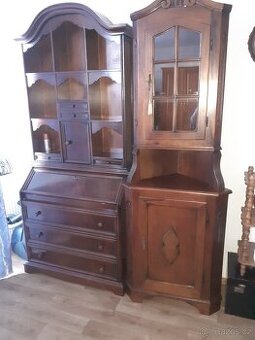 Starožitná vitrína