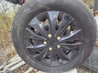 Zimní kola R15 - Lassa Snoways 4 (4 ks) + poklice zdarma