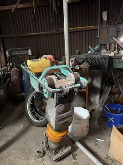 Vibrační pěch Aman benzín 4-takt