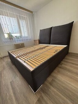 Čalouněné dvoulůžko 180x200