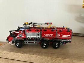 LEGO Technic 42068 - Letištní záchranné vozidlo