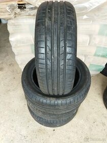 Prodám sadu letních pneu Dunlop 205/55/17