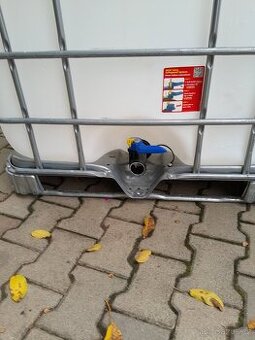 Nádrž na vodu 1000l