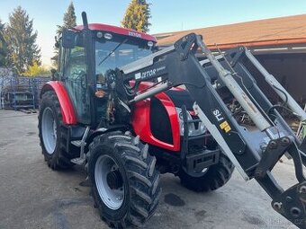 Zetor Proxima 85 Plus s čelním nakladačem s SPZ