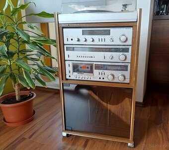 SANYO věž Vintage