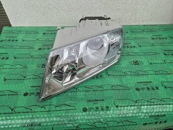 levý přední xenonový světlomet Škoda Octavia II