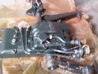 Víko hydrauliky. - 1