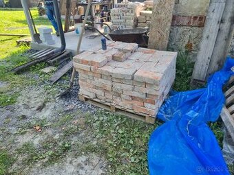 CIHLY poctive komunisticke