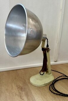 Stará lampa INDUSTRIÁLNÍ polohovací FUNKČNÍ lékařská