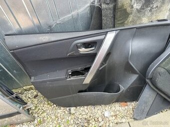 Prodam tapacir dverí Auris 2012-2018 tiež Motor 1ZR 1.6