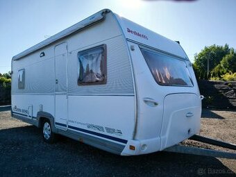 Karavan Dethleffs Camper - fr. postel, plnohodnotná koupelna