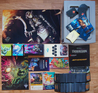 1.000 ks karet + podložka + různé Magic: The Gathering