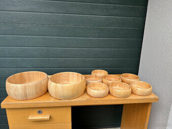 Sada dřevěných salátových misek