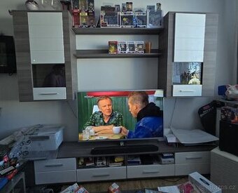 Předám TV stěnu