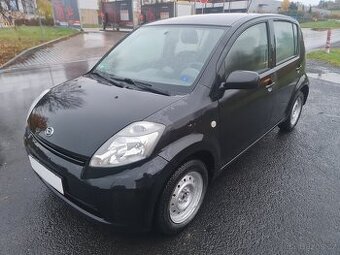 Daihatsu Sirion 4x4 1.3 16V,  64kW, 8/2006, klima