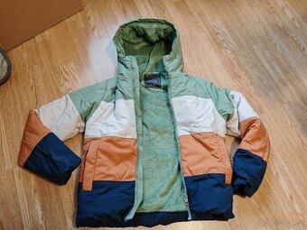 Krásná chlapecka zimní bunda alpine pro