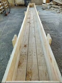 Dřevěný truhlík, vyvýšený záhon