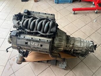 Motor BMW M60 M62 v8 na díly nebo celek i s převodovkou