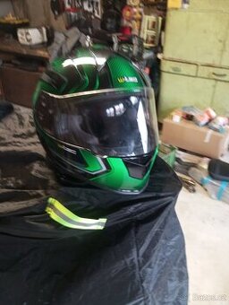Prilba na motorku w-tec  velikost S
