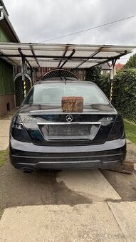 Mercedes w204 na náhradní Dily c220