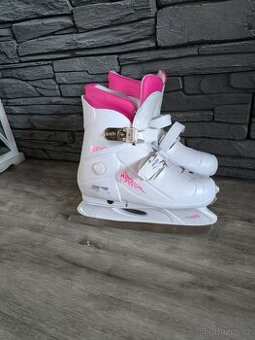 Dívčí lední brusle vel. 37-40