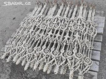 Staré litinové dílce zábradlí, železné zábradlí