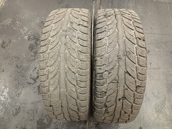 Zimní pneu Cooper 255/70/16 111T